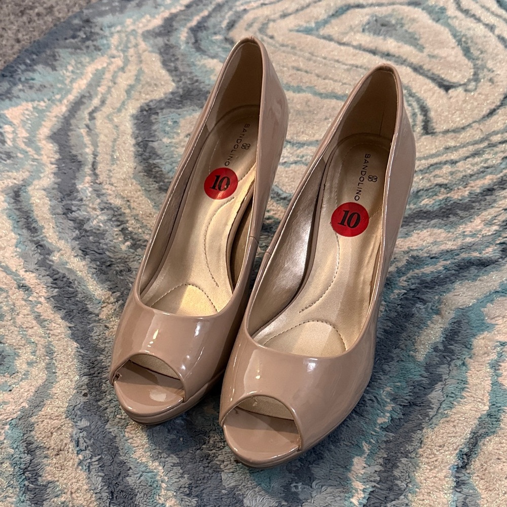 Bandolino Nude Peep-Toe Heels